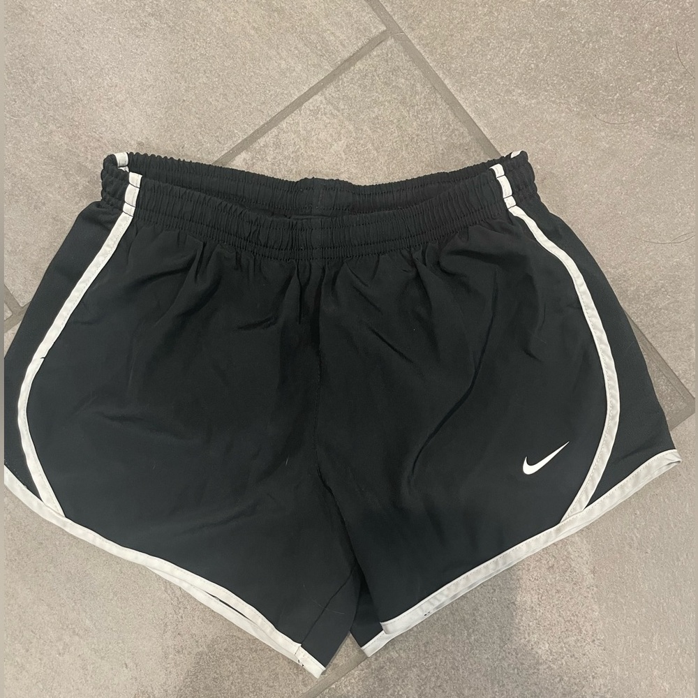 Nike Girls Dri-Fit Black and White Athletic Shorts Size Medium